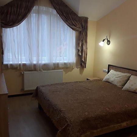 Gostynnyi Dvir Cottage Ternopil Exteriör bild