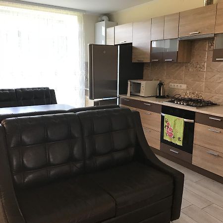 Gostynnyi Dvir Cottage Ternopil Exteriör bild