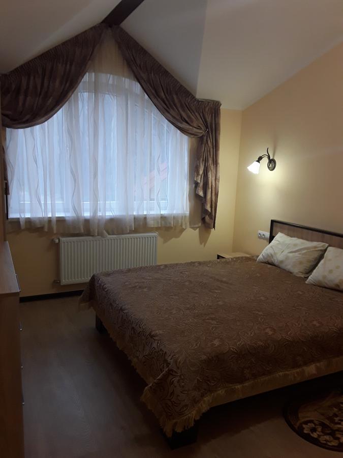 Gostynnyi Dvir Cottage Ternopil Exteriör bild