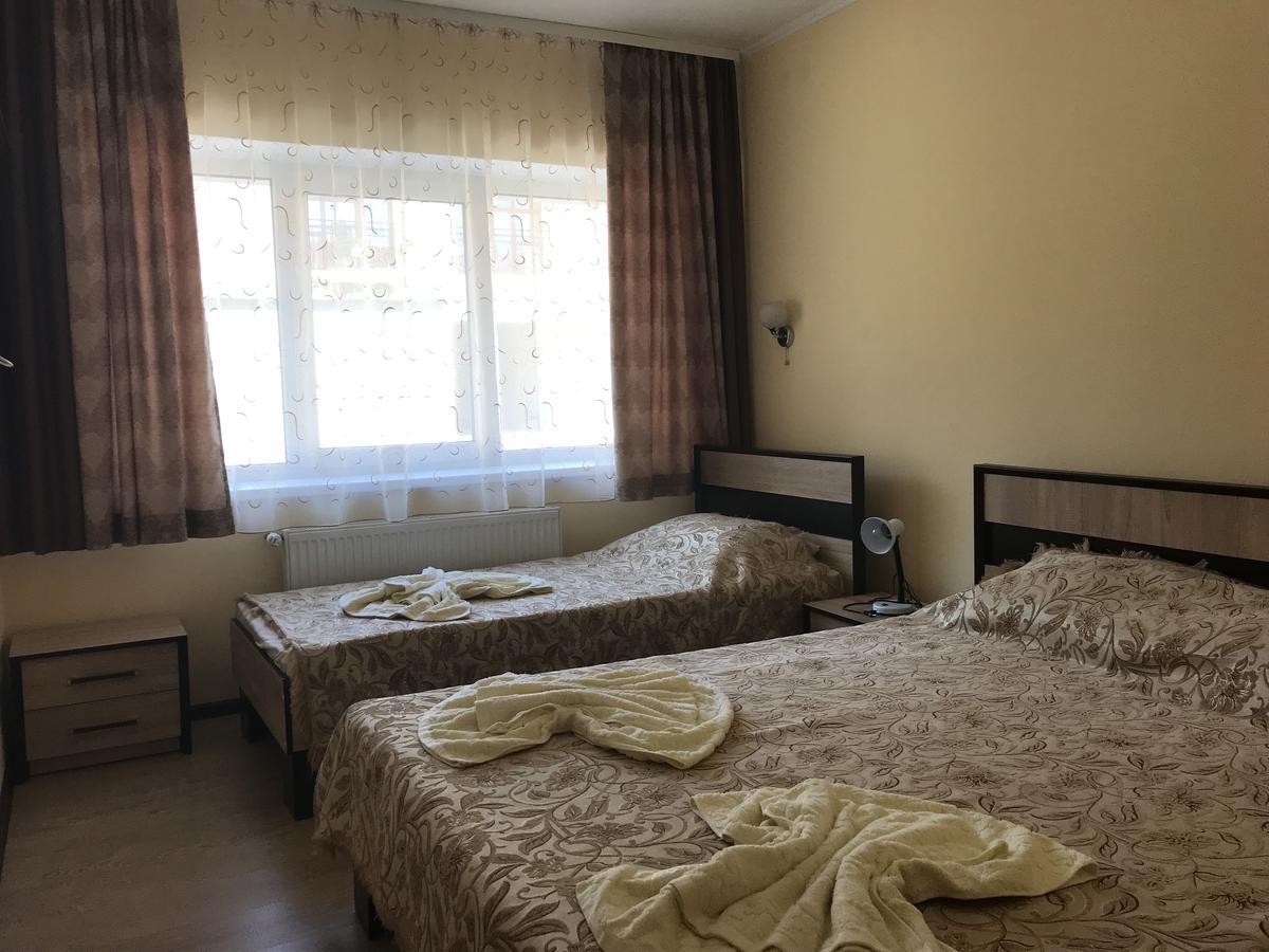 Gostynnyi Dvir Cottage Ternopil Exteriör bild
