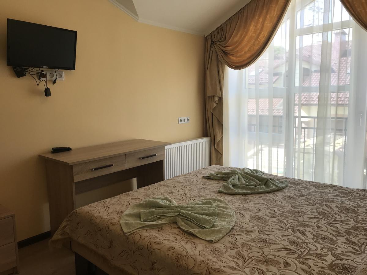 Gostynnyi Dvir Cottage Ternopil Exteriör bild
